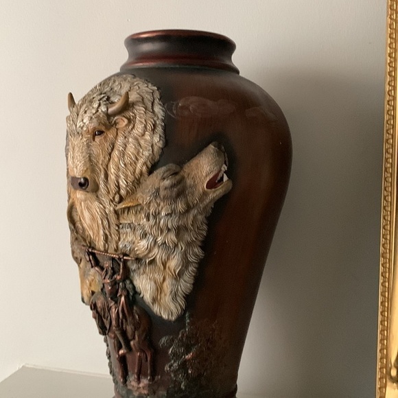 The Bradford Exchange 2007 "Ancient Spirits" 15" Vase Retired animal‎ brown - Picture 2 of 10